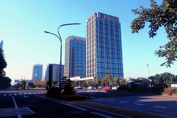 樓宇智能化專業(yè)化、系統(tǒng)化、節(jié)能化特點！(圖1)